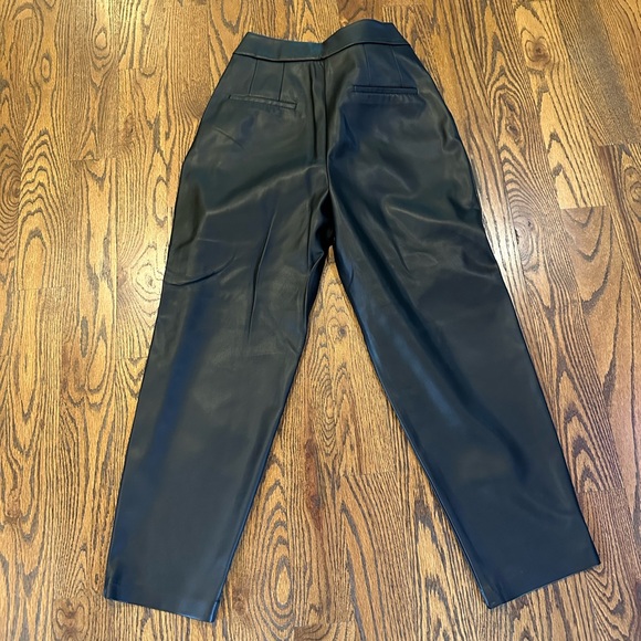 NEW WITH TAGS EXPRESS faux leather pleated ankle trouser - Picture 3 of 4